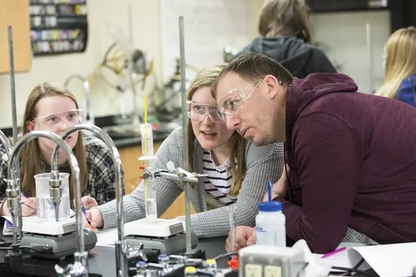 Chemistry students in lab