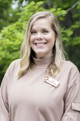headshot of Ali Pichowski