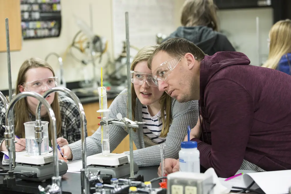 Chemistry students in lab