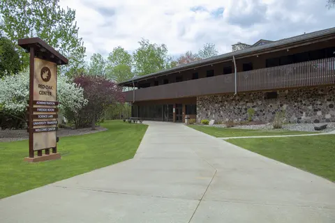 Entrance of Red Oak Center
