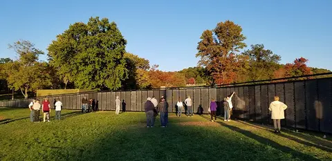 the wall the heals with viewers 
